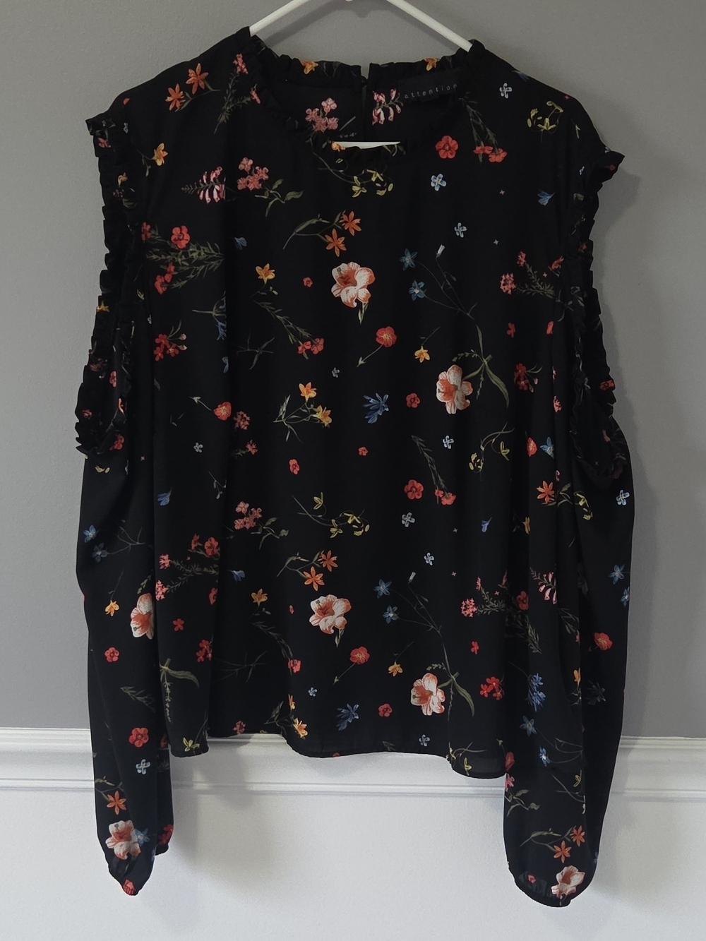 Black Multicolor Floral Cold-Shoulder Blouse Ruffle Neckline Loose Airy XXL